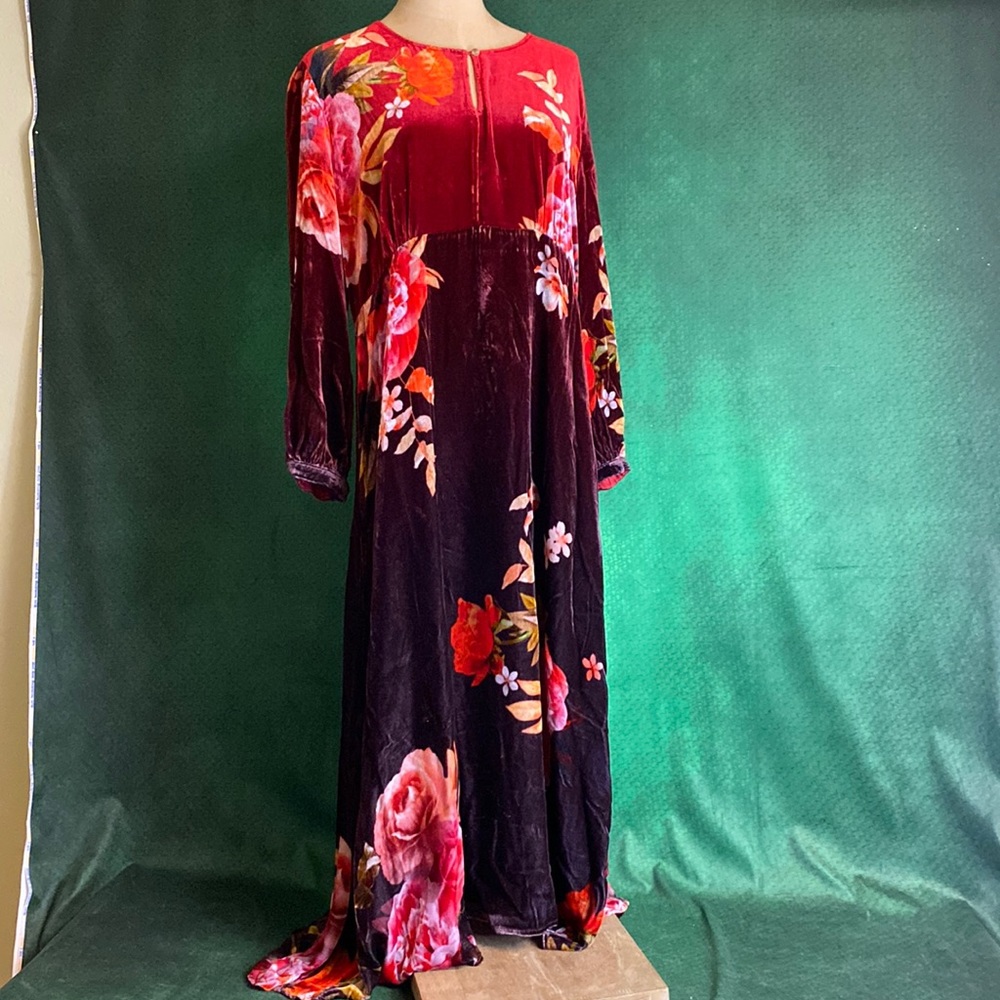 Floral Velvet Midi Dress in Deep Red and Black